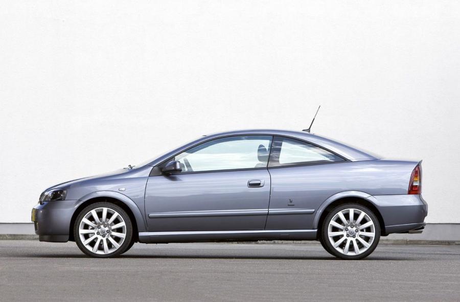  Opel Astra Coupe 2002 года  (фото 22 из 22)